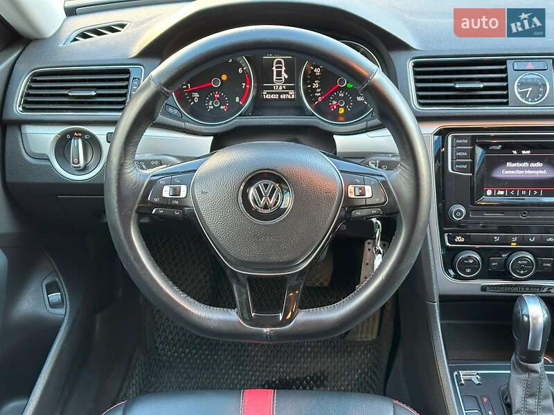 Седан Volkswagen Passat 2016 в Одесі
