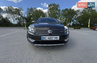 Універсал Volkswagen Passat 2013 в Львові