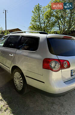 Універсал Volkswagen Passat 2009 в 