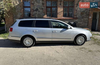 Універсал Volkswagen Passat 2009 в 