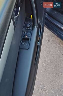 Універсал Volkswagen Passat 2012 в 