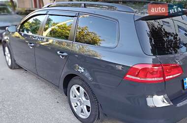 Універсал Volkswagen Passat 2012 в 