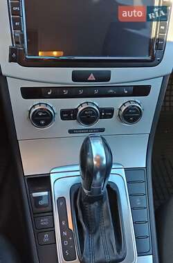 Універсал Volkswagen Passat 2012 в 