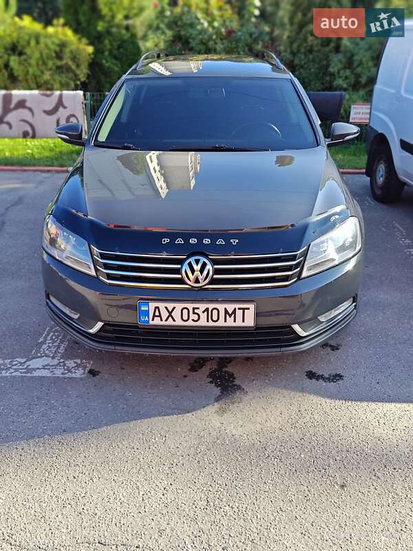 Универсал Volkswagen Passat 2012 в Харькове