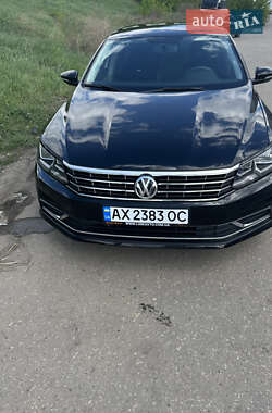 Седан Volkswagen Passat 2015 в Харькове