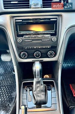 Седан Volkswagen Passat 2014 в 