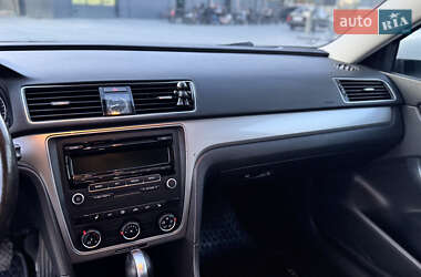 Седан Volkswagen Passat 2014 в 