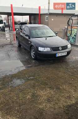 Седан Volkswagen Passat 1999 в Нововолинську
