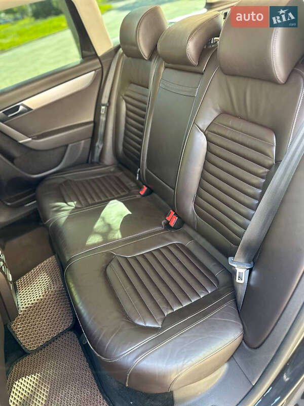 Универсал Volkswagen Passat 2011 в Калуше