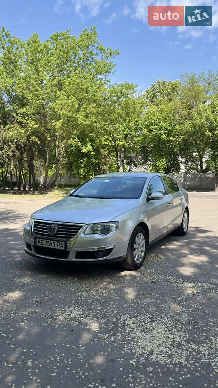 Седан Volkswagen Passat 2010 в Каменском