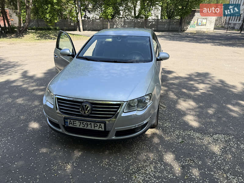 Седан Volkswagen Passat 2010 в Каменском