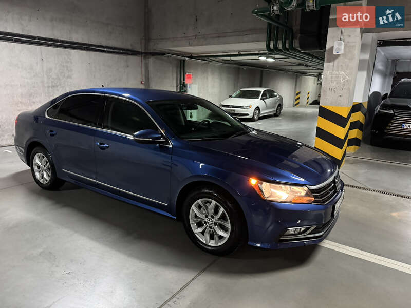 Седан Volkswagen Passat 2015 в Киеве