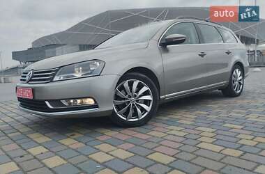 Універсал Volkswagen Passat 2012 в 