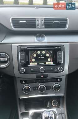 Універсал Volkswagen Passat 2012 в 