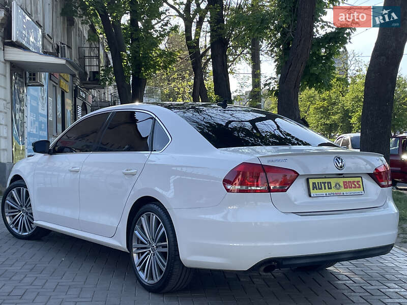 Седан Volkswagen Passat 2014 в Миколаєві