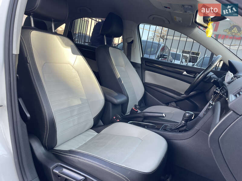 Седан Volkswagen Passat 2014 в Миколаєві