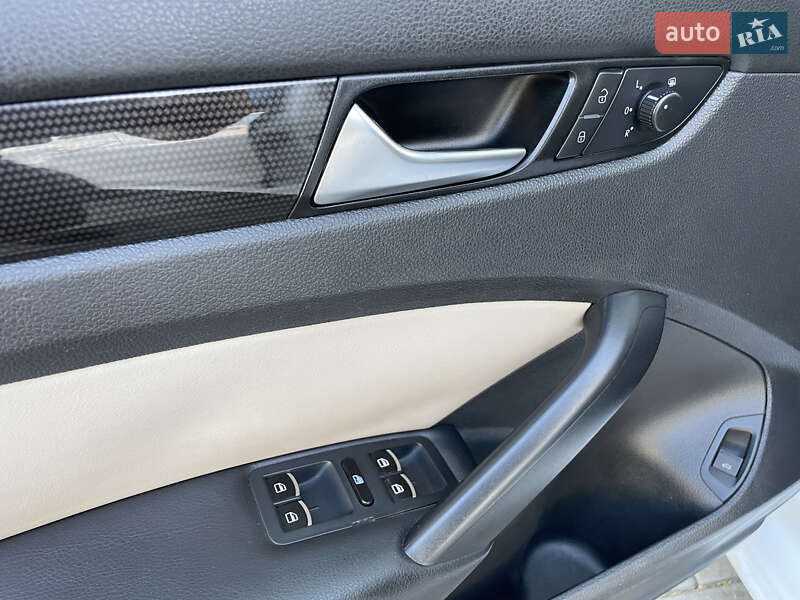 Седан Volkswagen Passat 2014 в Миколаєві
