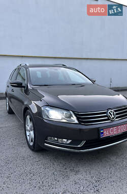 Універсал Volkswagen Passat 2012 в 