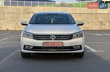 Седан Volkswagen Passat 2017 в 