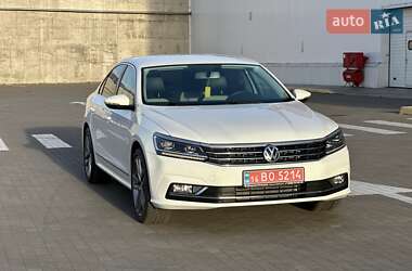 Седан Volkswagen Passat 2017 в 