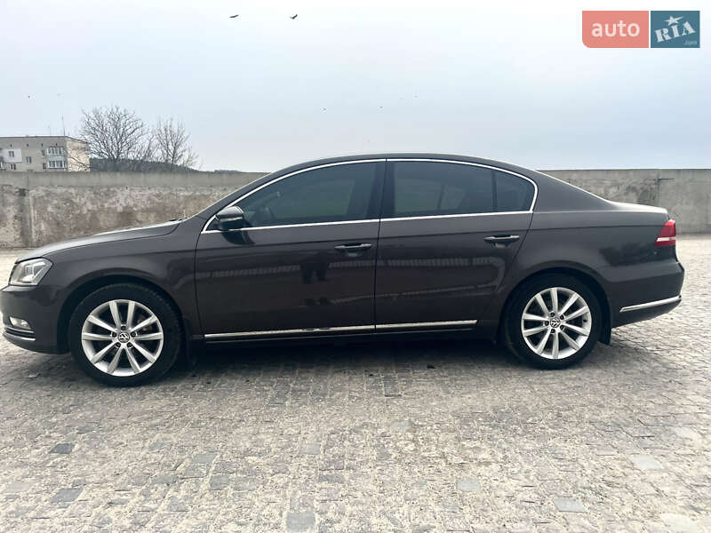 Седан Volkswagen Passat 2013 в Тернополе