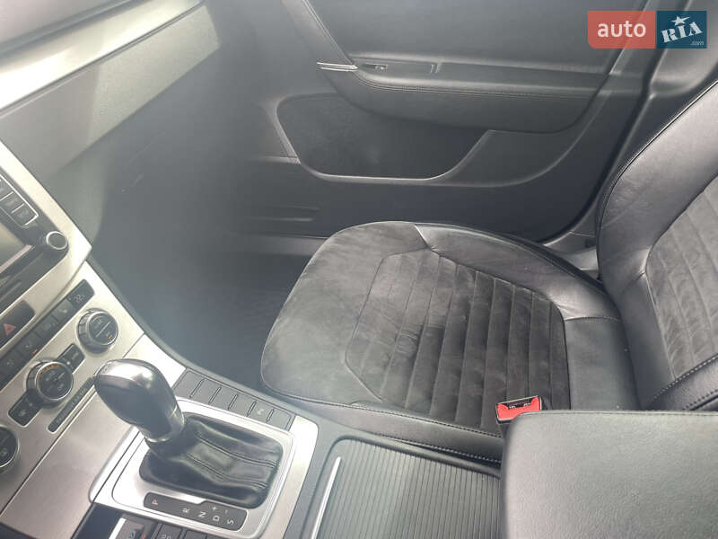 Седан Volkswagen Passat 2013 в Тернополе