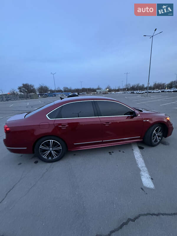 Седан Volkswagen Passat 2016 в Днепре фото 5 Седан Volkswagen Passat 2016 в Днепре