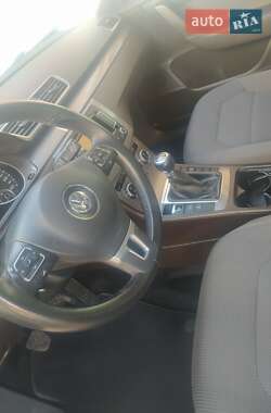 Універсал Volkswagen Passat 2012 в 