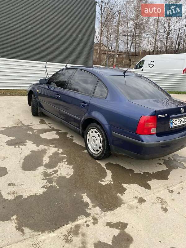 Седан Volkswagen Passat 1999 в Бориславе
