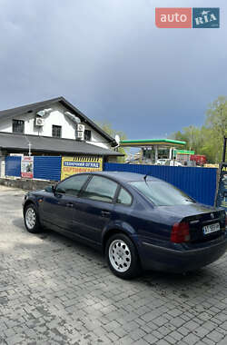 Седан Volkswagen Passat 1998 в 