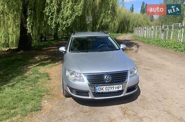 Універсал Volkswagen Passat 2006 в Рівному