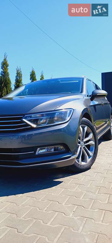 Универсал Volkswagen Passat 2016 в Киеве