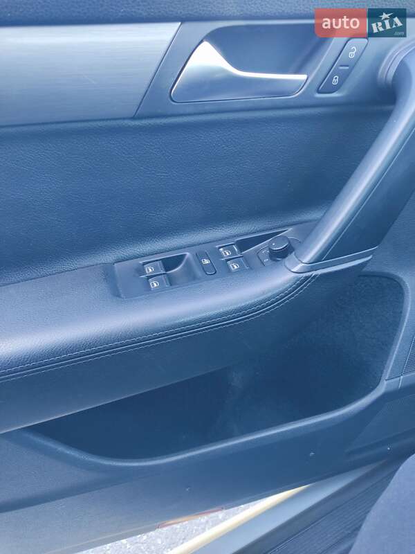 Универсал Volkswagen Passat 2012 в Одессе