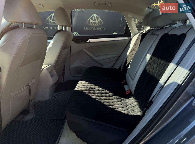 Седан Volkswagen Passat 2012 в Києві