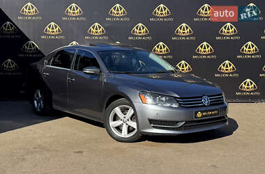 Седан Volkswagen Passat 2012 в Києві