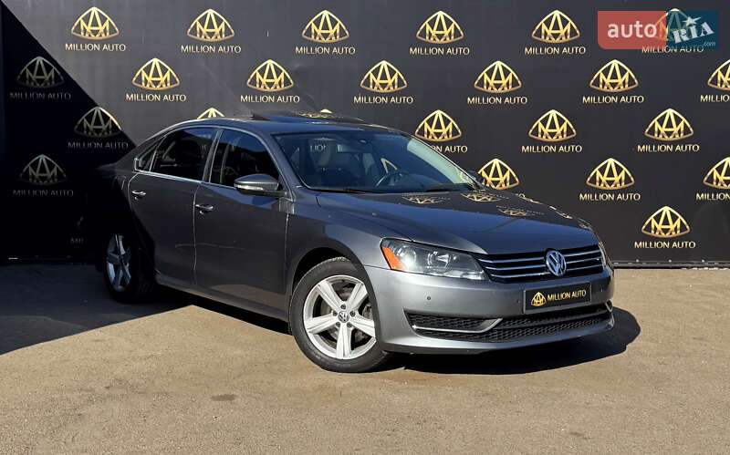 Седан Volkswagen Passat 2012 в Києві