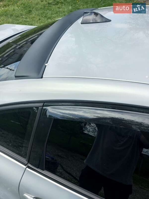 Седан Volkswagen Passat 1997 в Делятине