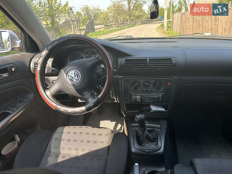 Седан Volkswagen Passat 2001 в Овруче