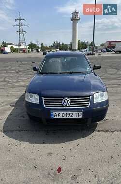 Седан Volkswagen Passat 2003 в Києві