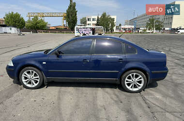 Седан Volkswagen Passat 2003 в 
