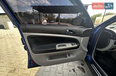 Седан Volkswagen Passat 2003 в 