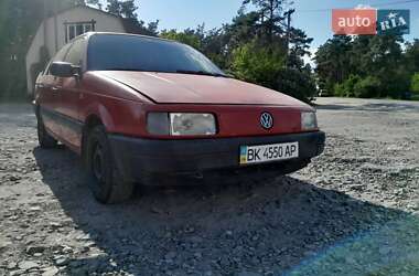 Седан Volkswagen Passat 1989 в Кременце