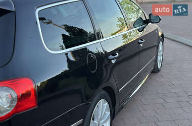 Універсал Volkswagen Passat 2009 в 