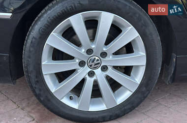 Універсал Volkswagen Passat 2009 в 