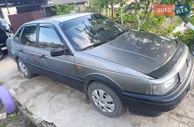 Седан Volkswagen Passat 1990 в Подольске