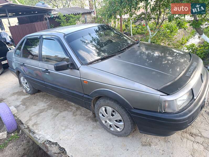 Volkswagen Passat 1990
