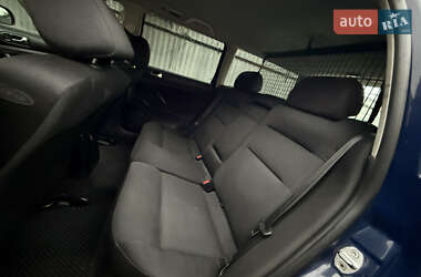 Універсал Volkswagen Passat 2001 в 