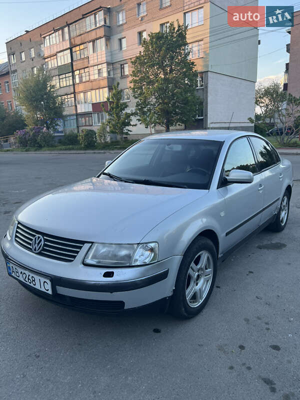 Седан Volkswagen Passat 2000 в 