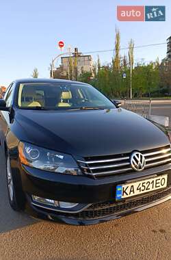 Седан Volkswagen Passat 2015 в Києві