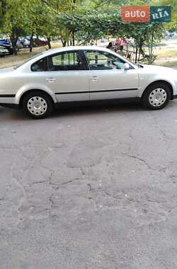 Седан Volkswagen Passat 2001 в 